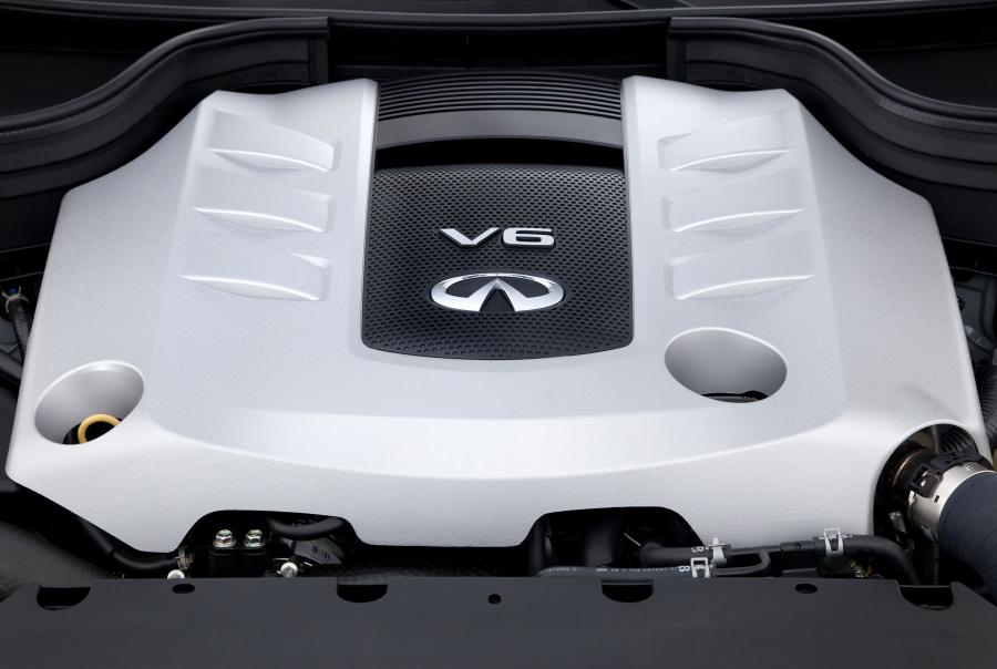  Infiniti FX30d S 2010 года  (фото 3 из 28)